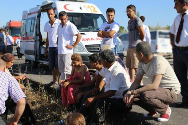 İstanbul'dan Hatay'a giden yolcu otobüsü devrildi kazada 8 ölü 17 yaralı!