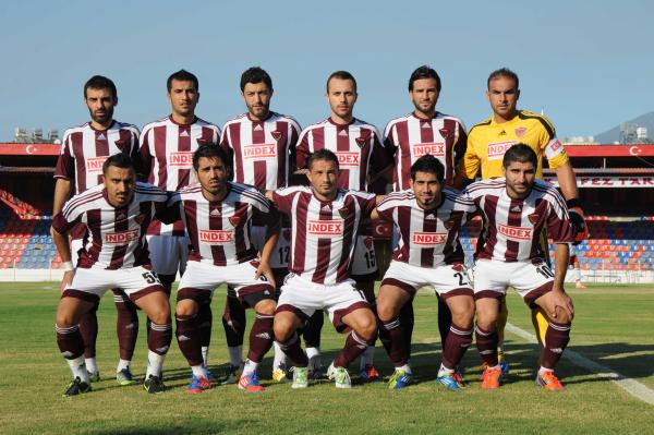 Hatay’ı İkinci ligde temsil eden İskenderun Demir Çelikspor ile Hatayspor, İskenderun 5 Temmuz Stadında özel karşılaşma yaptılar. Müsabakada konuk takım Hatayspor’un üstünlüğü ile sona erdi. (1-2)