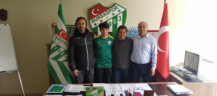 Kerem Kök Bursa Spor ile Anlaşma İmzaladı