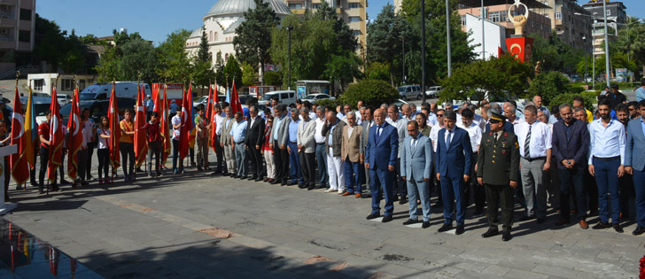 19 Mayıs Kırıkhan'da Yapılan Törenlerle Kutlandı
