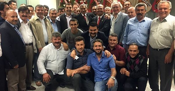 Osmaniye'de MHP'li Eski Yönetici AK Parti'ye Geçti