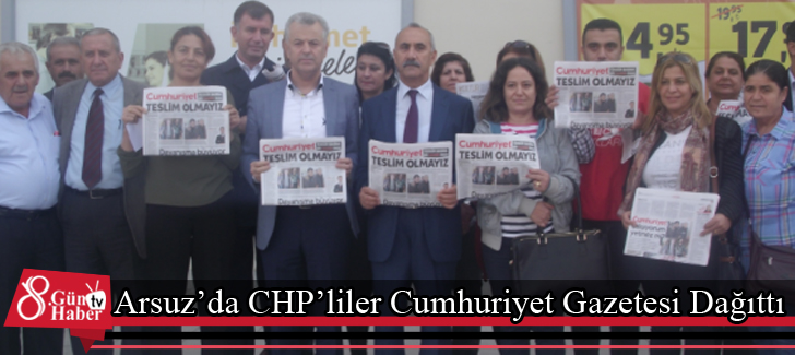 Arsuzda CHPliler Cumhuriyet Gazetesi Dağıttı