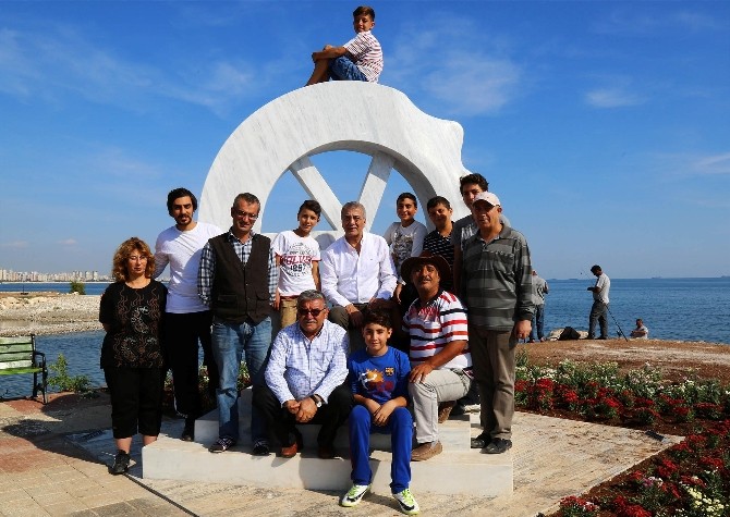 Mezitli Sahiline Kadın,Özgürlük Ve Barış Anıtı Yapıldı