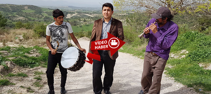 Köy Muhtarından Davul Zurnalı Afrin Marşı