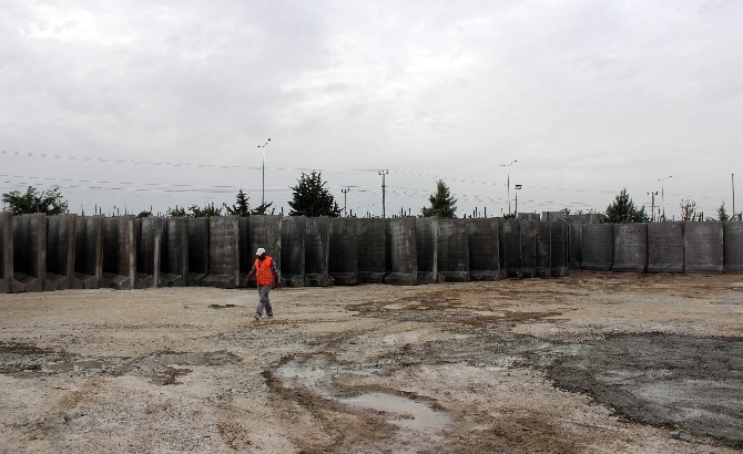 Kilis'in Suriye Sınırına Örülecek Duvarlar Hazır