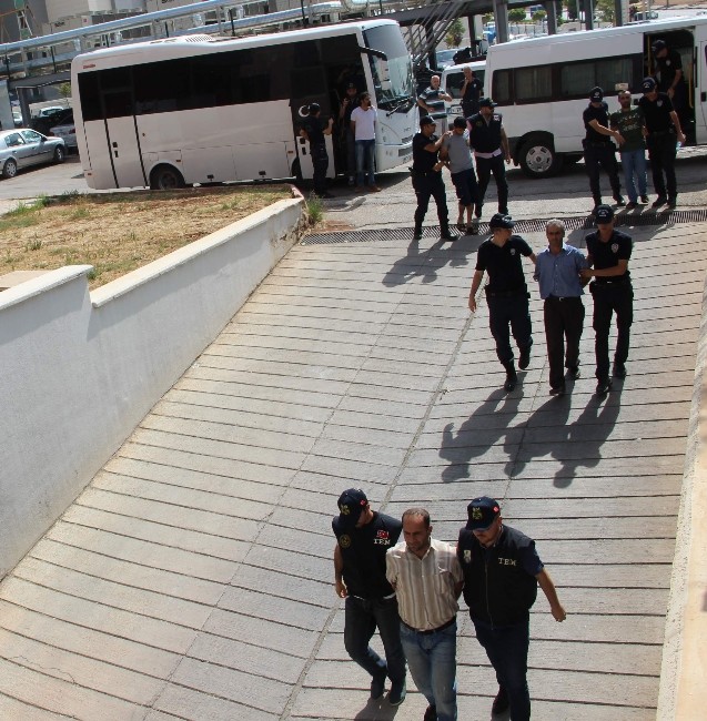 Gaziantep'te PKK Ve KCK Operasyonunda Gözaltına Alınan Zanlılar Adliyeye Se