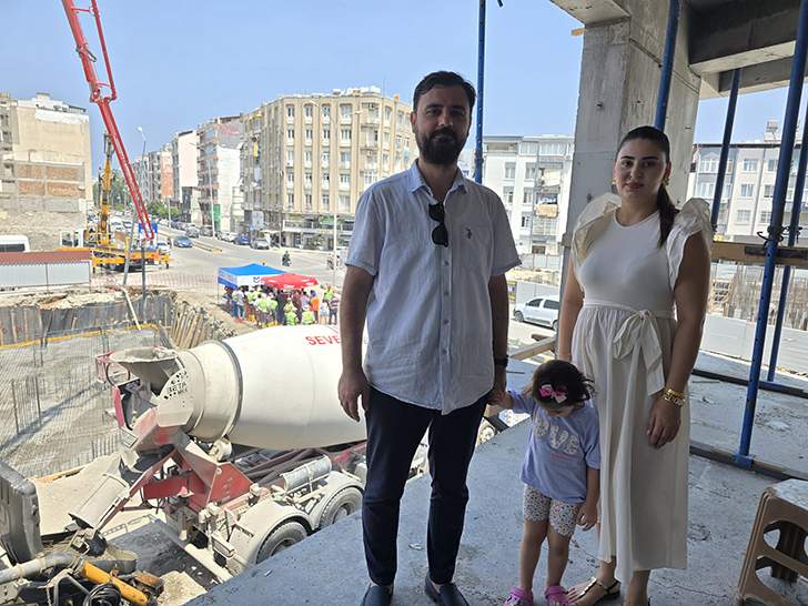 Temel Betonunu Döner İkramı Eşliğinde Döktüler