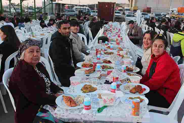 İskenderun Gübre Sanayi’nden Çalışanlarına Geleneksel İftar Yemeği