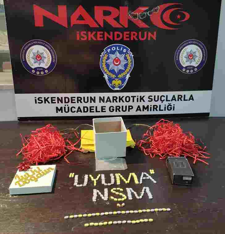 Doğum günü hediye kutusundan uyuşturucu çıktı