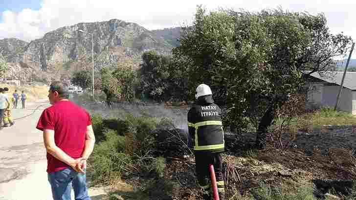 Hatayda bahçe yangını korkuttu