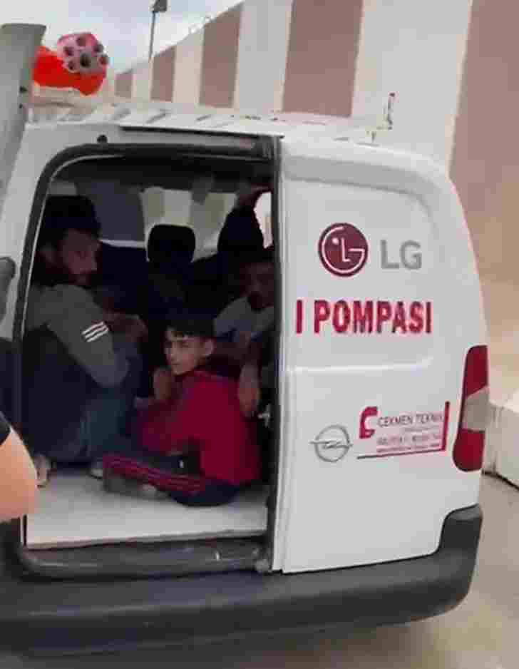Servis Aracıyla Göçmen Kaçakçılığı