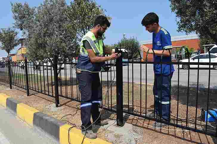 HBB, İSKENDERUN’DA YOL GÜVENLİĞİNİ VE ESTETİĞİNİ ARTTIRIYOR