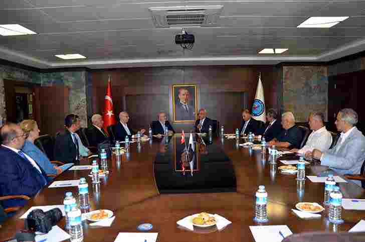 DSP Genel Başkanı Önder Aksakal, İTSOyu Ziyaret Etti