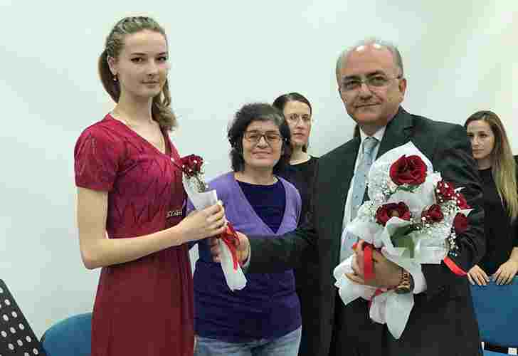 İSTEde Sahne, Kürsü ve Mikrofon Kadınlardaydı