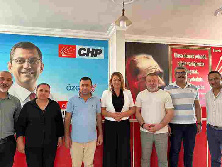 İGC Nermin Yıldırım Kara’ya Plaket Sundu