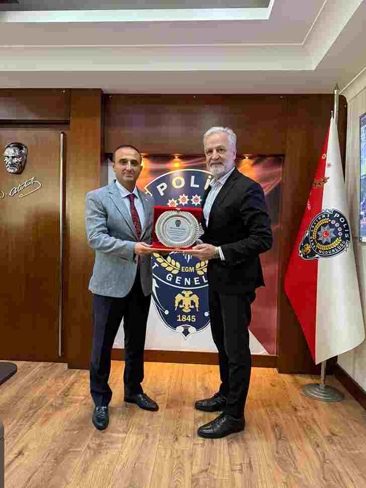 İskenderun Emniyet Müdürlüğü’nden İTSO’ya Plaket