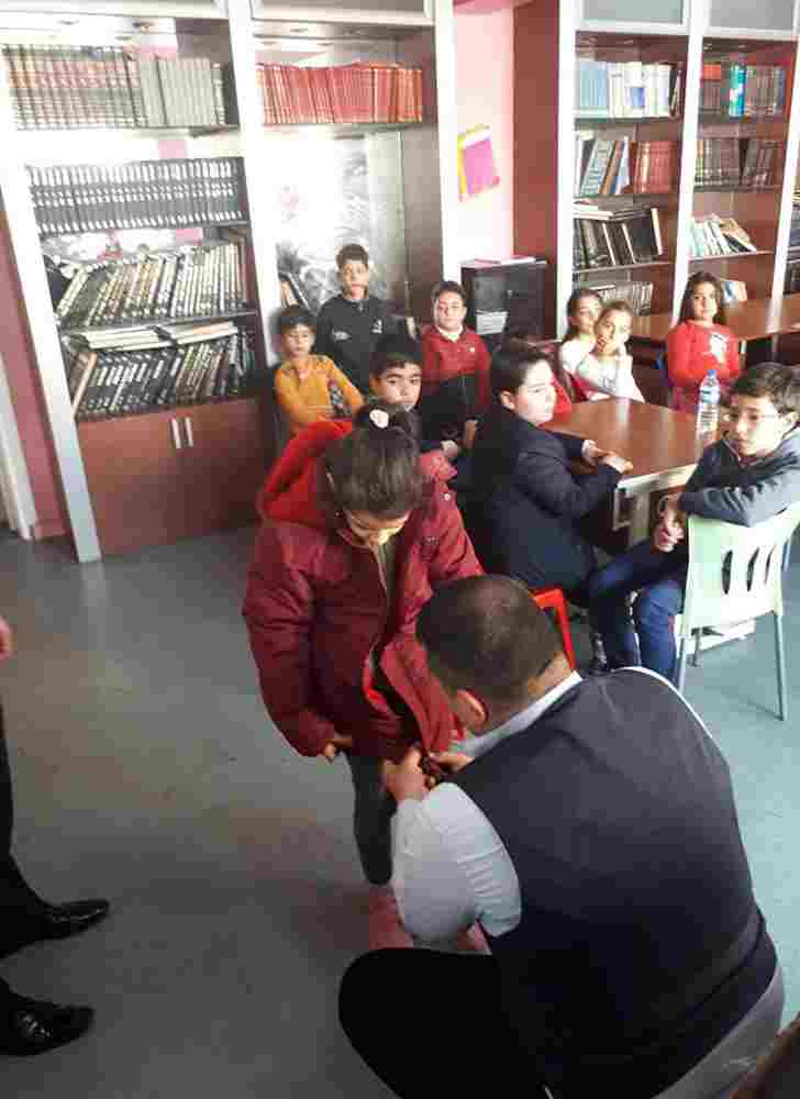 HBB’den İhtiyaç Sahibi Öğrencilere Mont ve Bot Yardımı