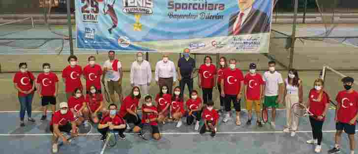 Cumhuriyet Bayramı Masa Tenisi Turnuvası Yapıldı
