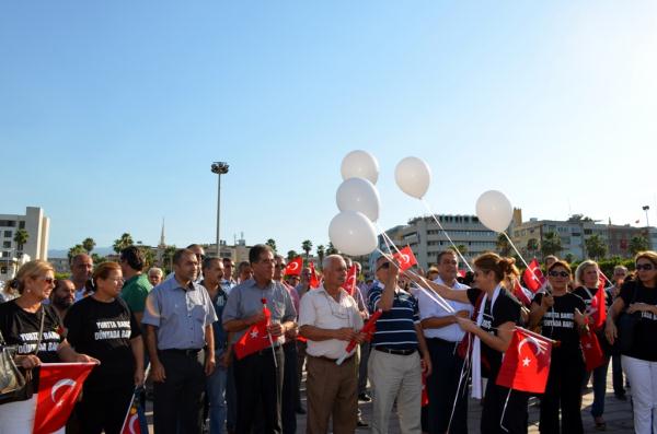 Belediye Başkanı Dr.Yusuf H.Civelek CHP İskenderun İlçe Teşkilatı’nın düzenlediği 1 Eylül Dünya Barış Günü yürüyüş etkinliğine katıldı.