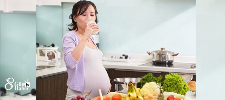 İki kişilik beslenmek: Hamilelik döneminde ideal kilo alımınız 11  15 kilo aralığında olmalı. Bunun için yeterli ve dengeli beslenmeye dikkat edin.