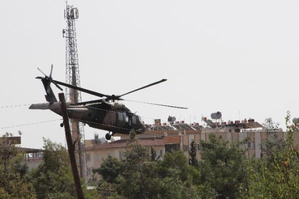 Kara Kuvvetleri Komutanı Orgeneral Çolak,Suriye Sınırında
