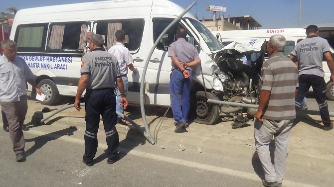 Hatay'da Trafik Kazası: 4 Yaralı