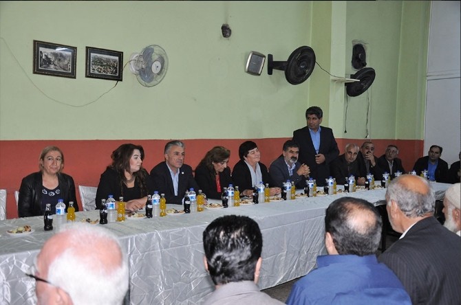HDP Milletvekili Adayları Nizip'i Ziyaret Etti