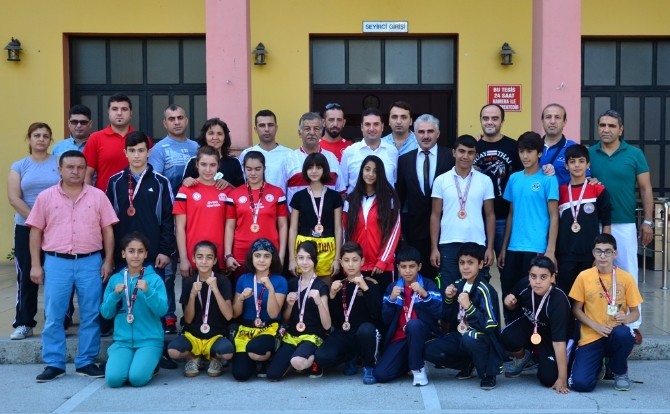 Adanalı Sporcular Muay Thai Şampiyonasından 21 Madalya İle Döndü