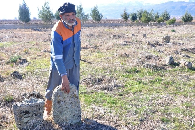 Gaziantep'te Kayı Boyuna Ait Mezarlar Bulundu