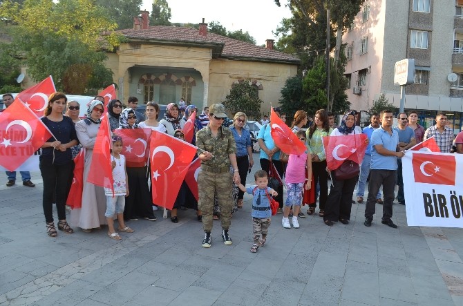 Kırıkhan'da 'Teröre Lanet' Yürüyüşü