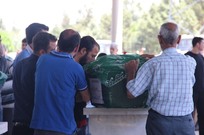 Adıyaman'da Boğularak Ölen 3 Kişi Gaziantep'te Defnedildi