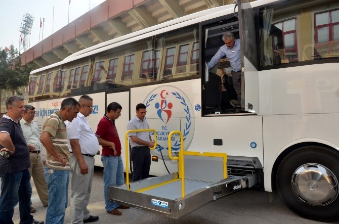 Gençlik Ve Spor Bakanlığı'ndan Adana'ya Engelli Otobüsü