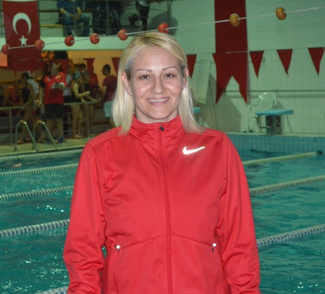 Adana Yüzme Antrenörü Dinçer'e Milli Takımda Görev