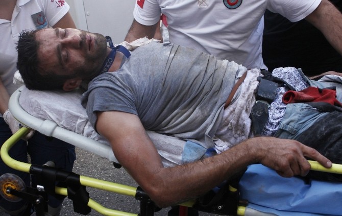 Adana'da Polise Ateş Açan Gösterici Vuruldu