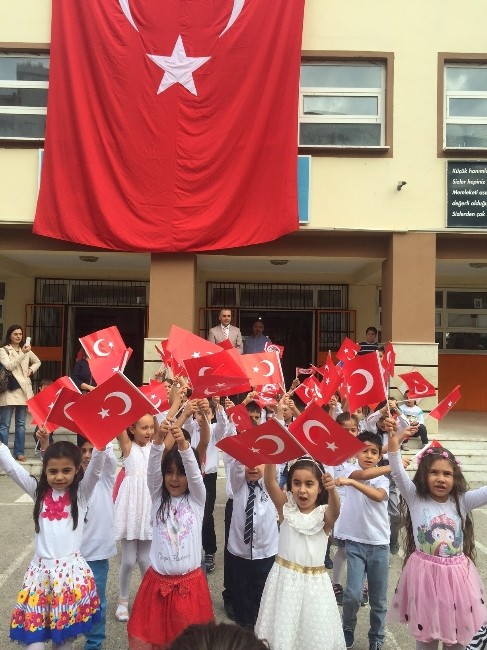 Gazipaşa İlköğretim Okulu'nda Cumhuriyet Coşkusu