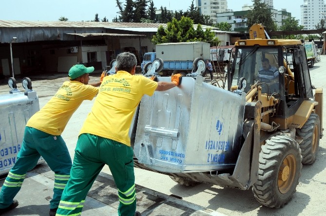 Akdeniz Belediyesi Çöp Konteynerlerini Yeniliyor
