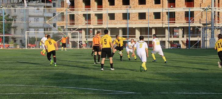Erhan Aksay  Futbol Turnuvası'nda Takımların Maçları Sürüyor