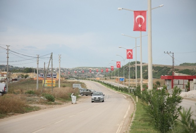 Adana Bayrak Ve Atatürk Posterleriyle Donatılıyor