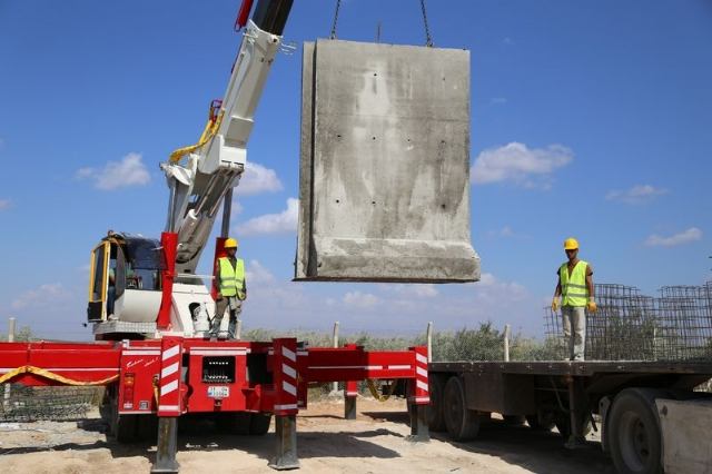 Sınırdaki Güvenlik Duvarının İlk Etabı Tamamladı