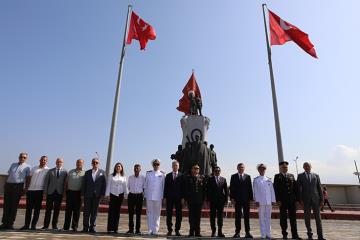 Atatürk Anıt alanında Çelenk töreni yapıldı…