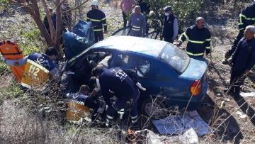 Şarampole uçan aracın sürücüsü hayatını kaybetti, eşi yaralandı