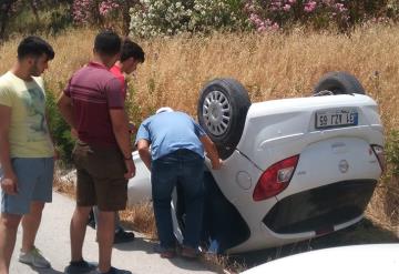 Direksiyon Hakimiyeti Kaybolan Otomobil Takla Attı: 2 Yaralı