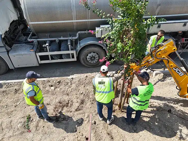 HBB’den Havaalanı Yoluna Ağaç Dikimi