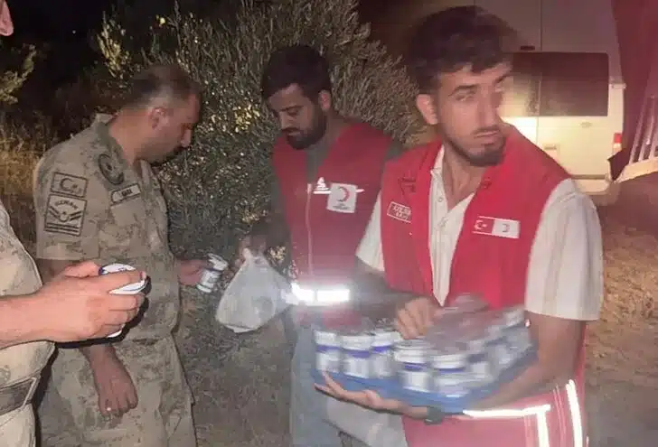Kızılay’dan alevlerle mücadele eden ekiplere destek