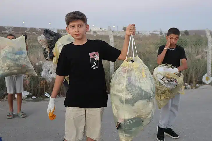 12 Yaşındaki Miraç’tan Temizlik Hareketi!