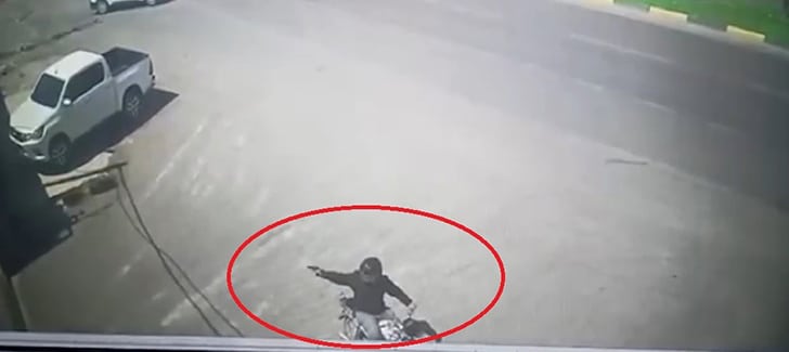 Kırıkhan’da İş Yerine Silahlı Saldırı Kamerada