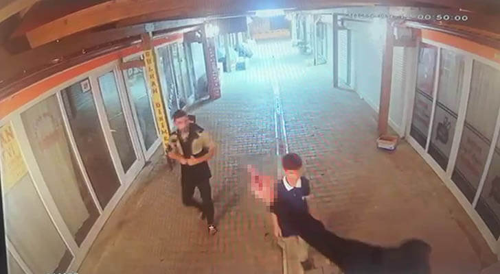 Kameralara el hareketi çeken ‘pişkin’ hırsız Türk polisinden kaçamadı