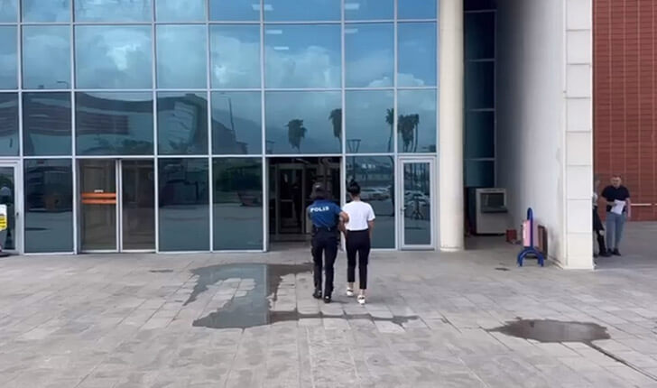 Hatay’da aranan 2 suçlu yakalandı! Biri kart dolandırıcısı diğeri hırsız