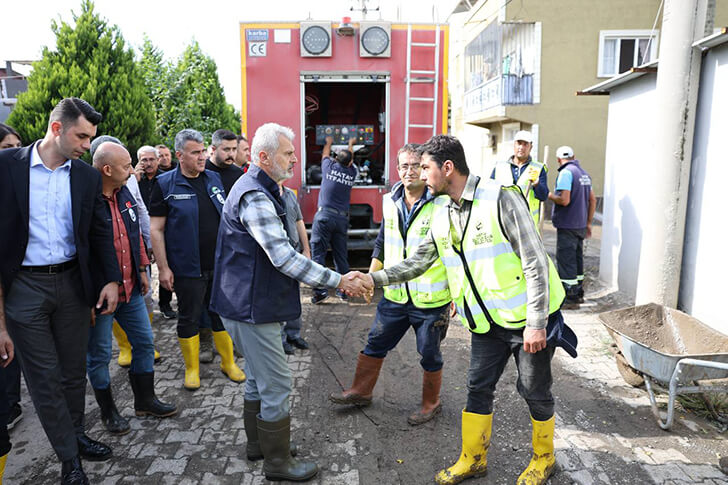 HBB, Payas’taki Sel Felaketinin Yaralarını Sarıyor