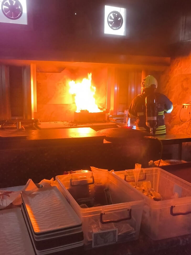 Dönercide kızartma makinesi alevlere teslim oldu!